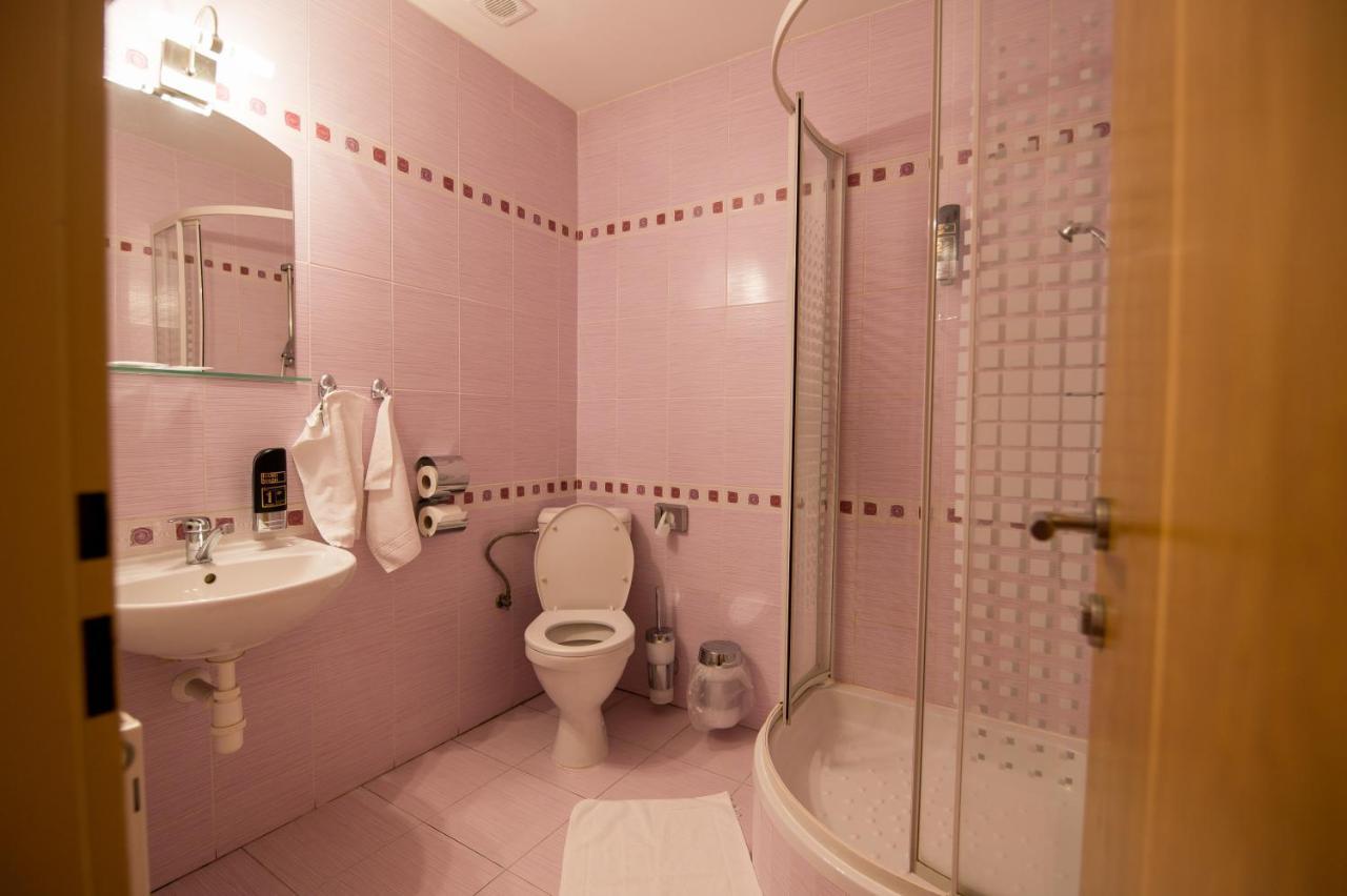 Hotel Clavis Lucenec Ngoại thất bức ảnh