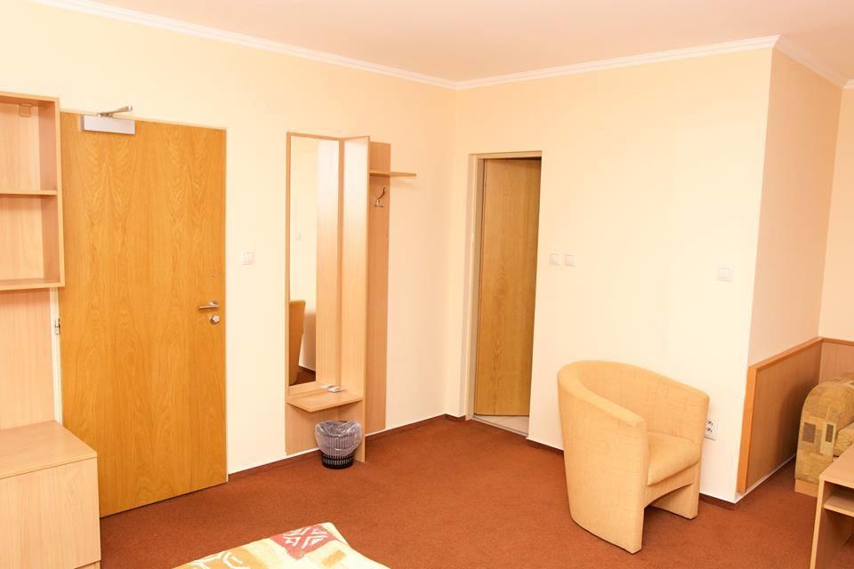 Hotel Clavis Lucenec Ngoại thất bức ảnh
