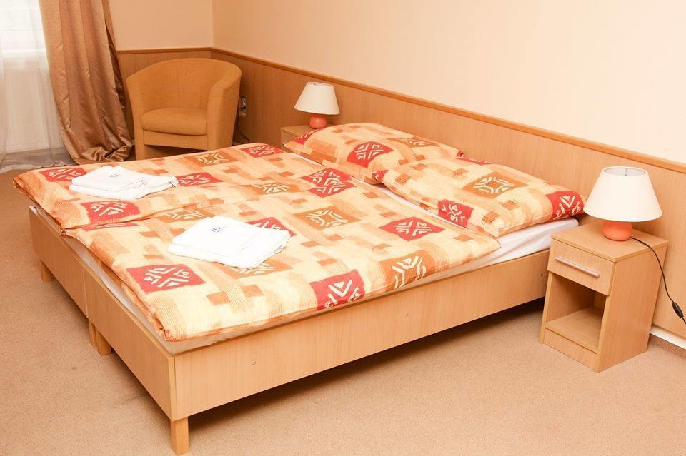 Hotel Clavis Lucenec Ngoại thất bức ảnh